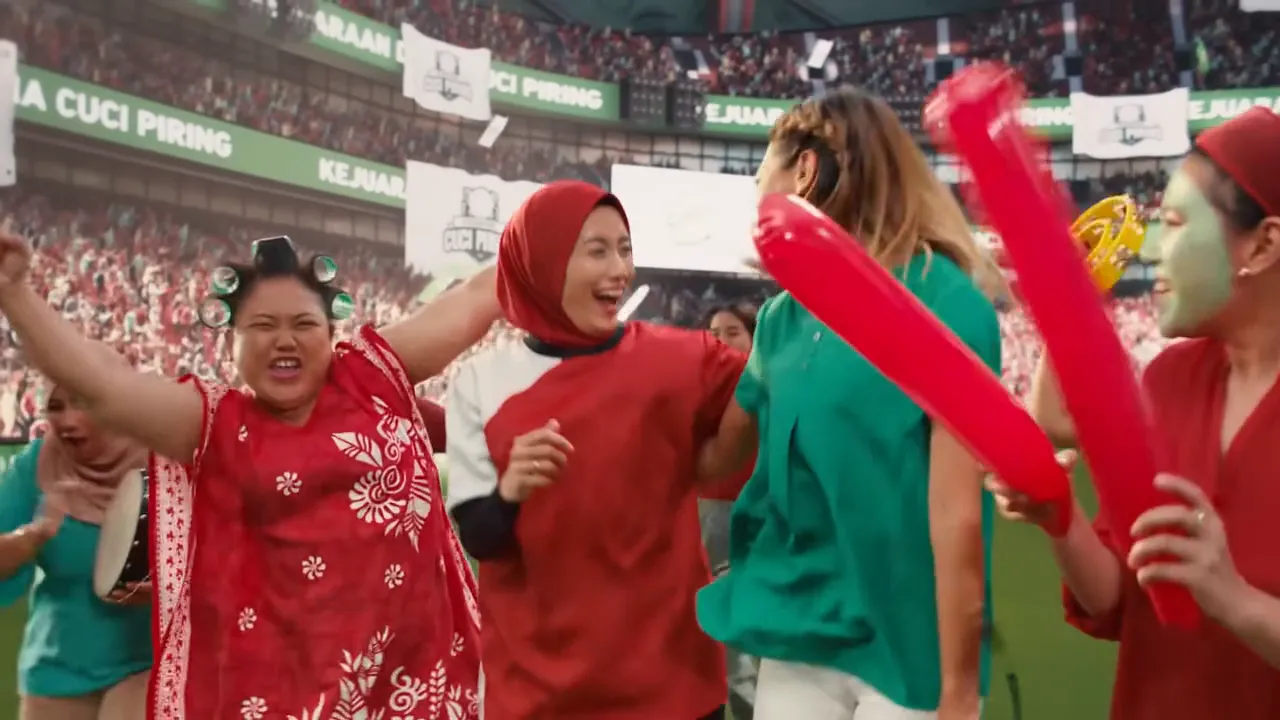 Mother celebrated with the energy of an athlete in the Sunlight campaign